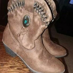 Rampage low heel boots